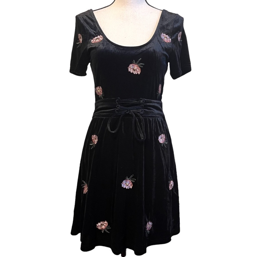 Honey‎ Belle Black Floral Velvet Short Sleeve Corset Dress Women's Medium NWT